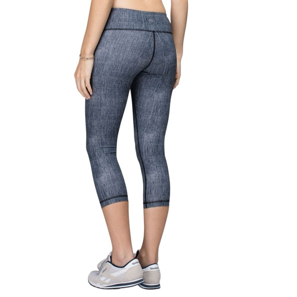 Lululemon Wunder Under Crop Sz 4 Full-On Luxtreme Burlap Texture Black Dune